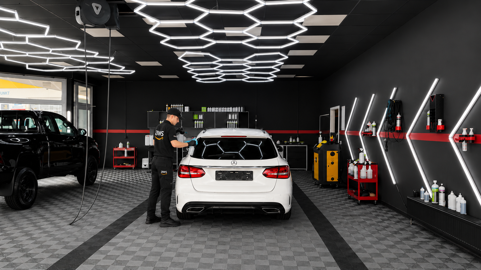 Premium Workshop - Professionelle Fahrzeugaufbereitung in modernem Detailing-Studio